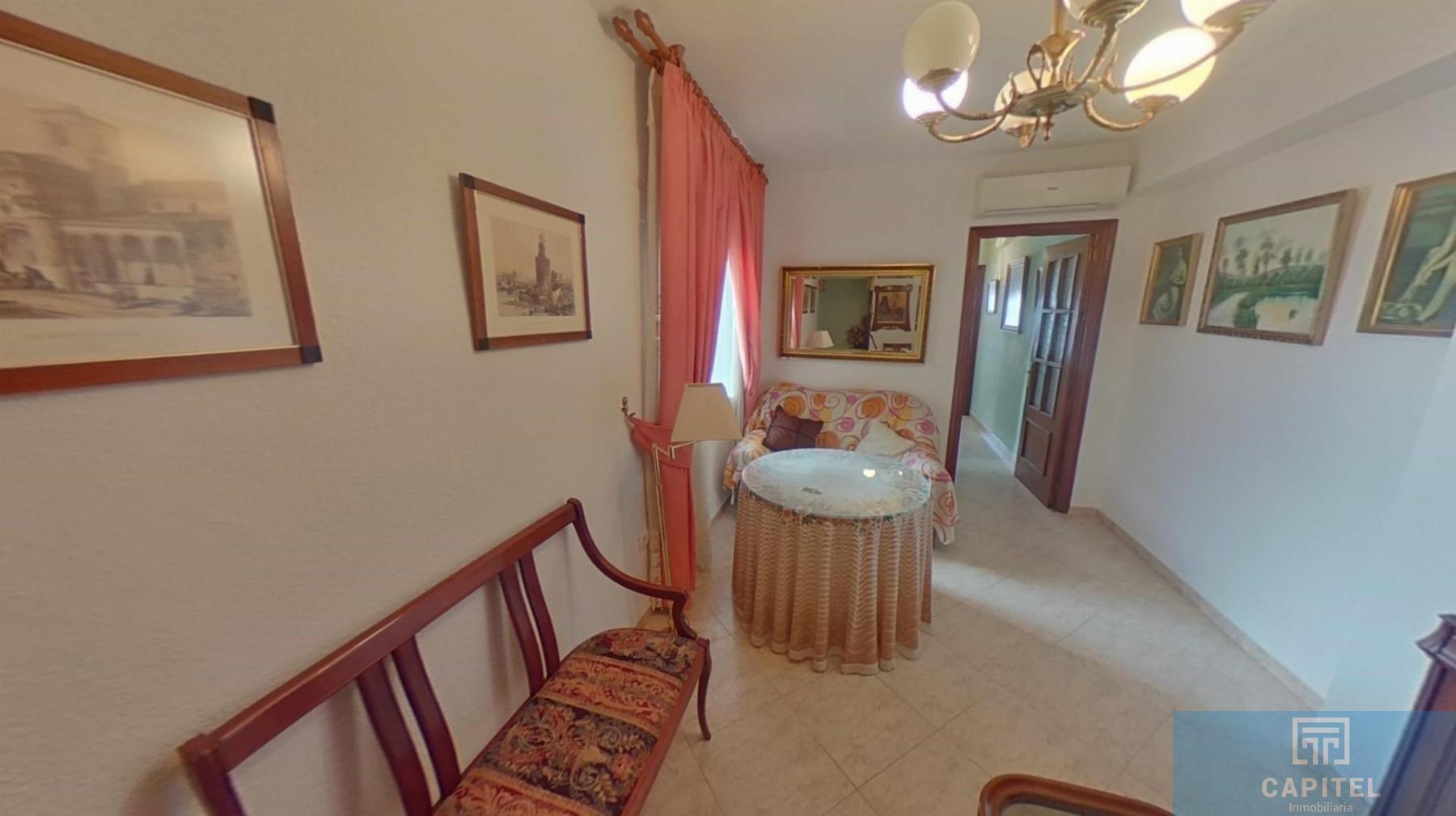For sale of flat in Córdoba