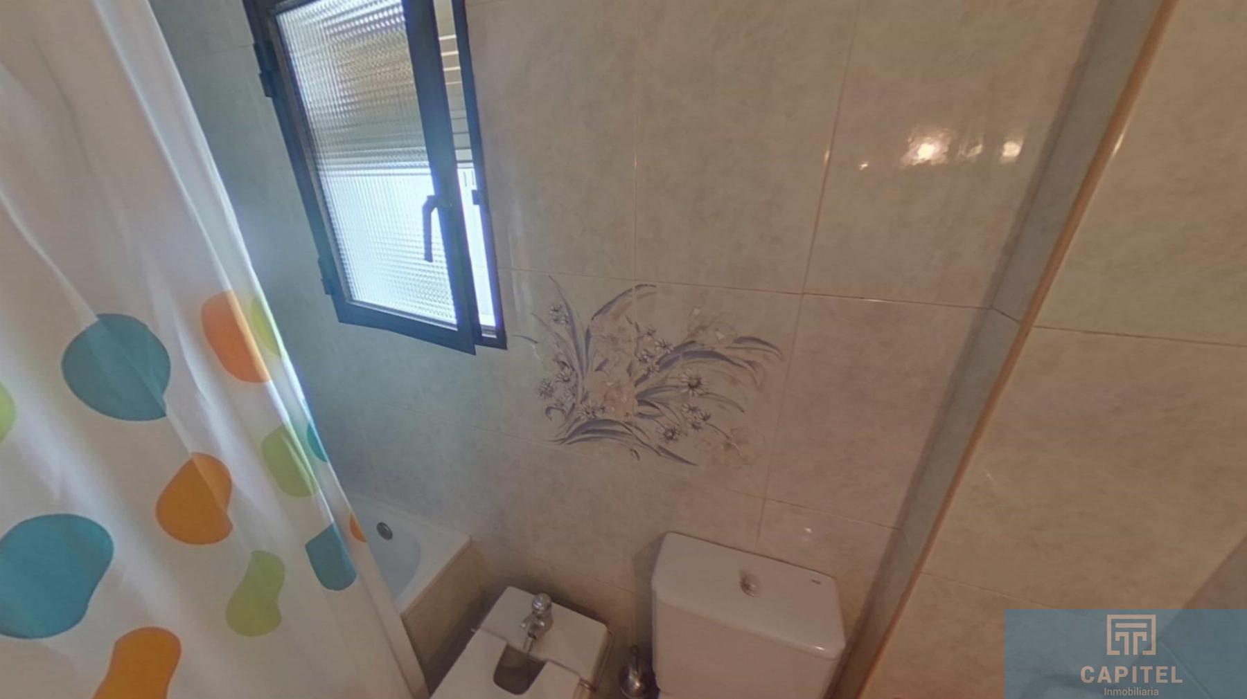 For sale of flat in Córdoba