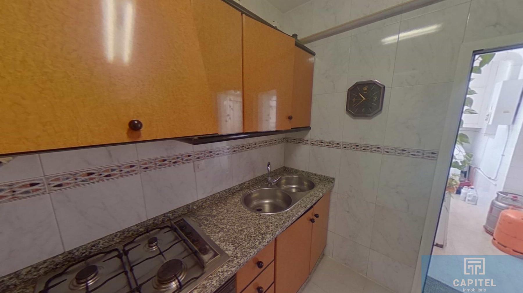 For sale of flat in Córdoba