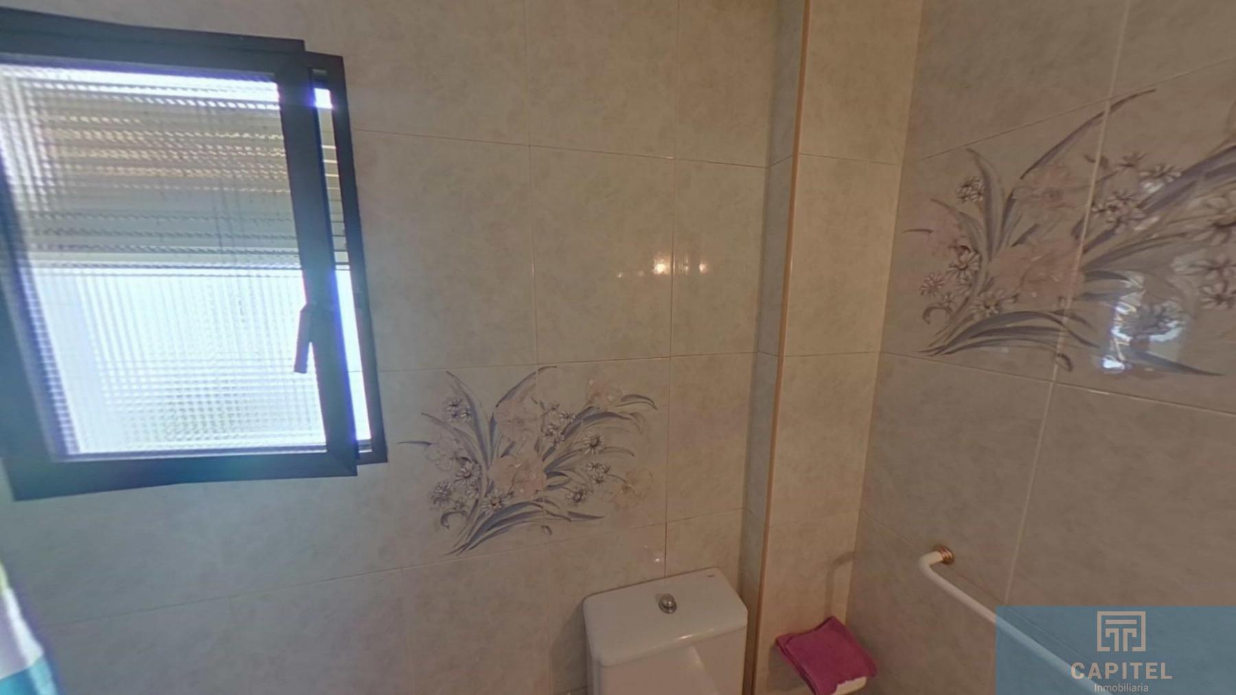 For sale of flat in Córdoba