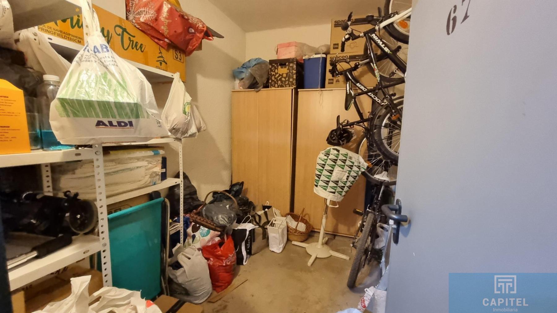 For sale of flat in Córdoba