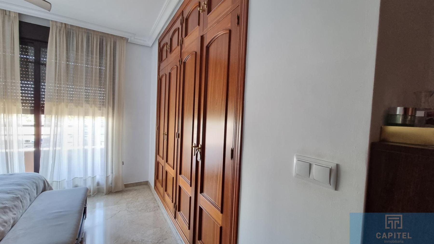 For sale of flat in Córdoba