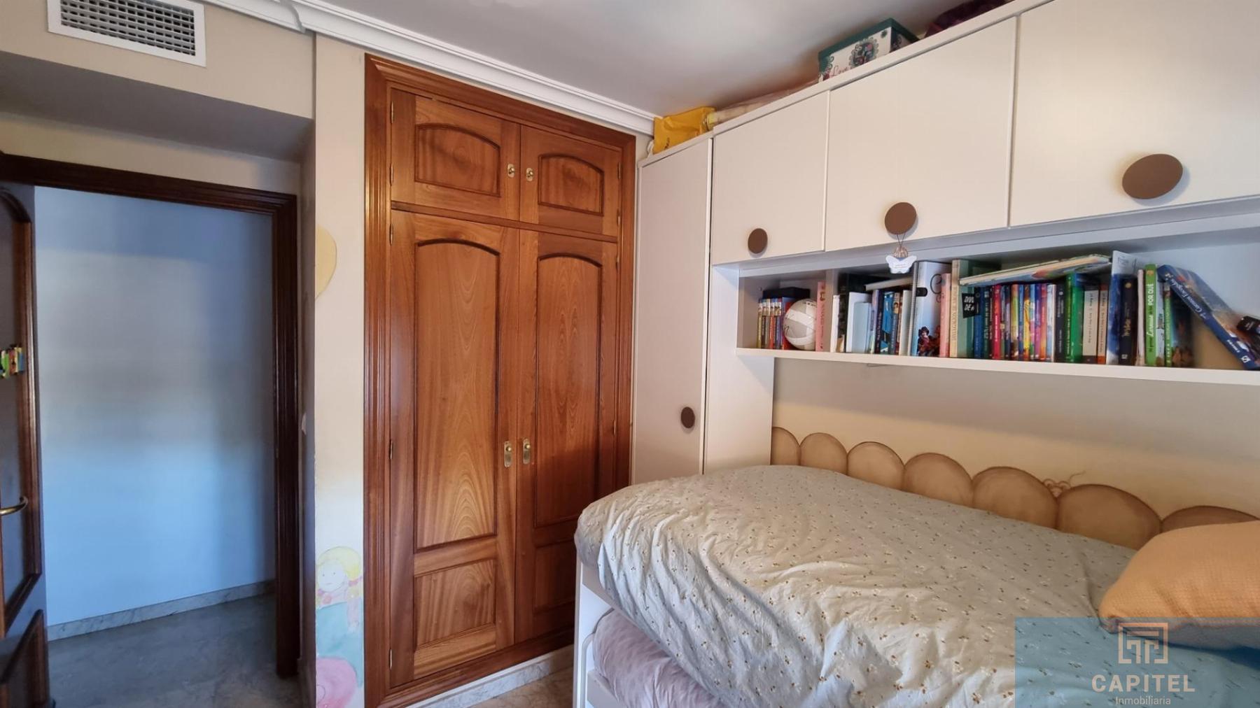 For sale of flat in Córdoba