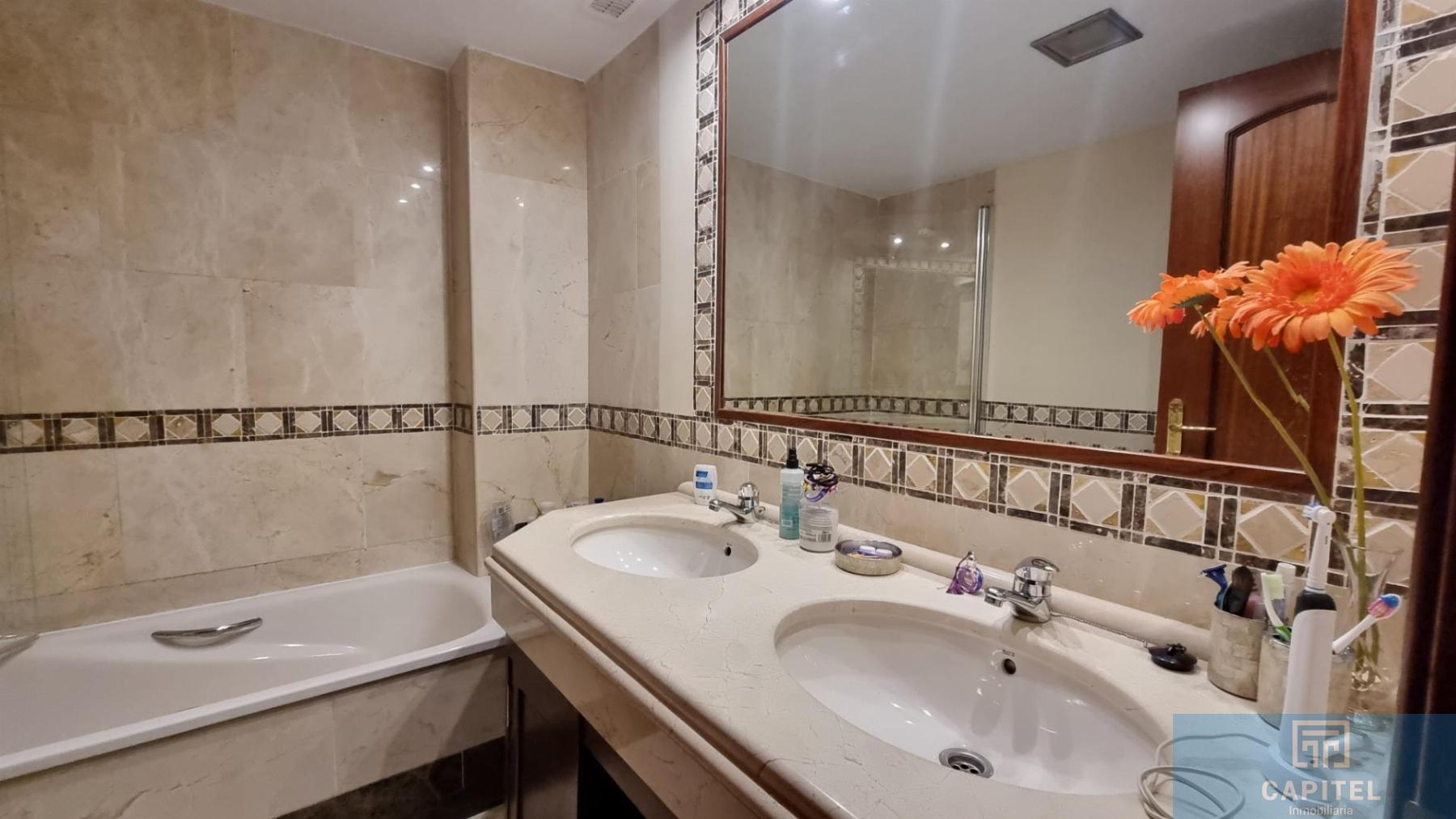 For sale of flat in Córdoba