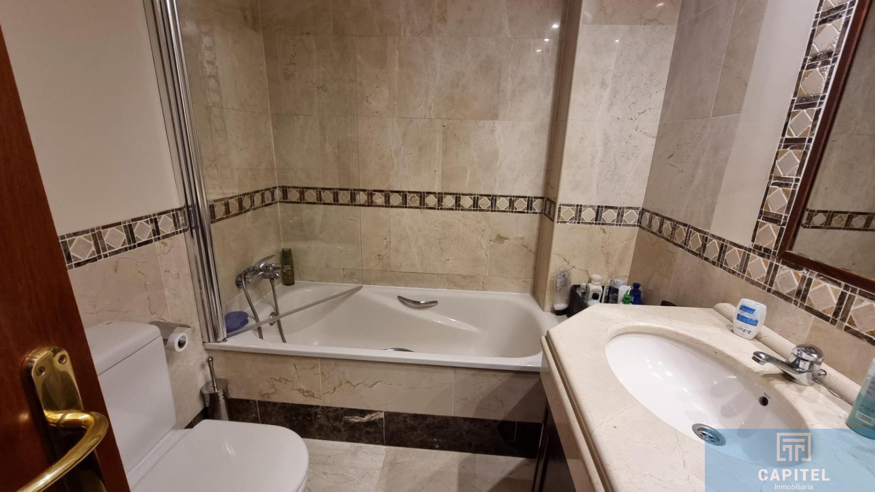 For sale of flat in Córdoba