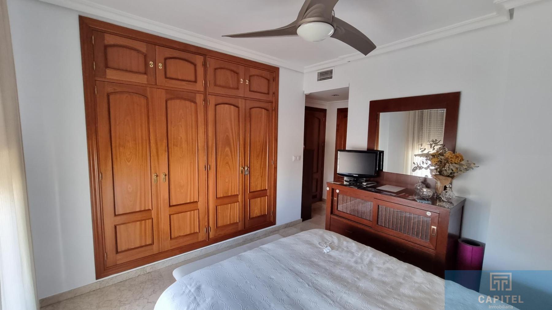 For sale of flat in Córdoba
