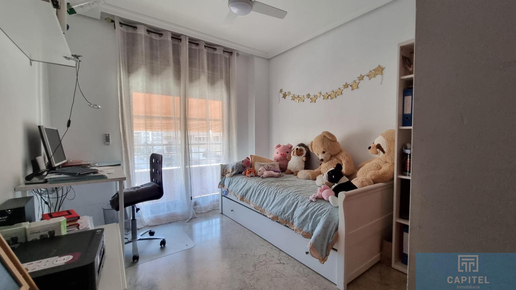 For sale of flat in Córdoba