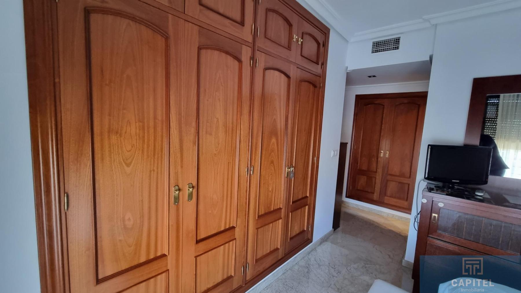 For sale of flat in Córdoba
