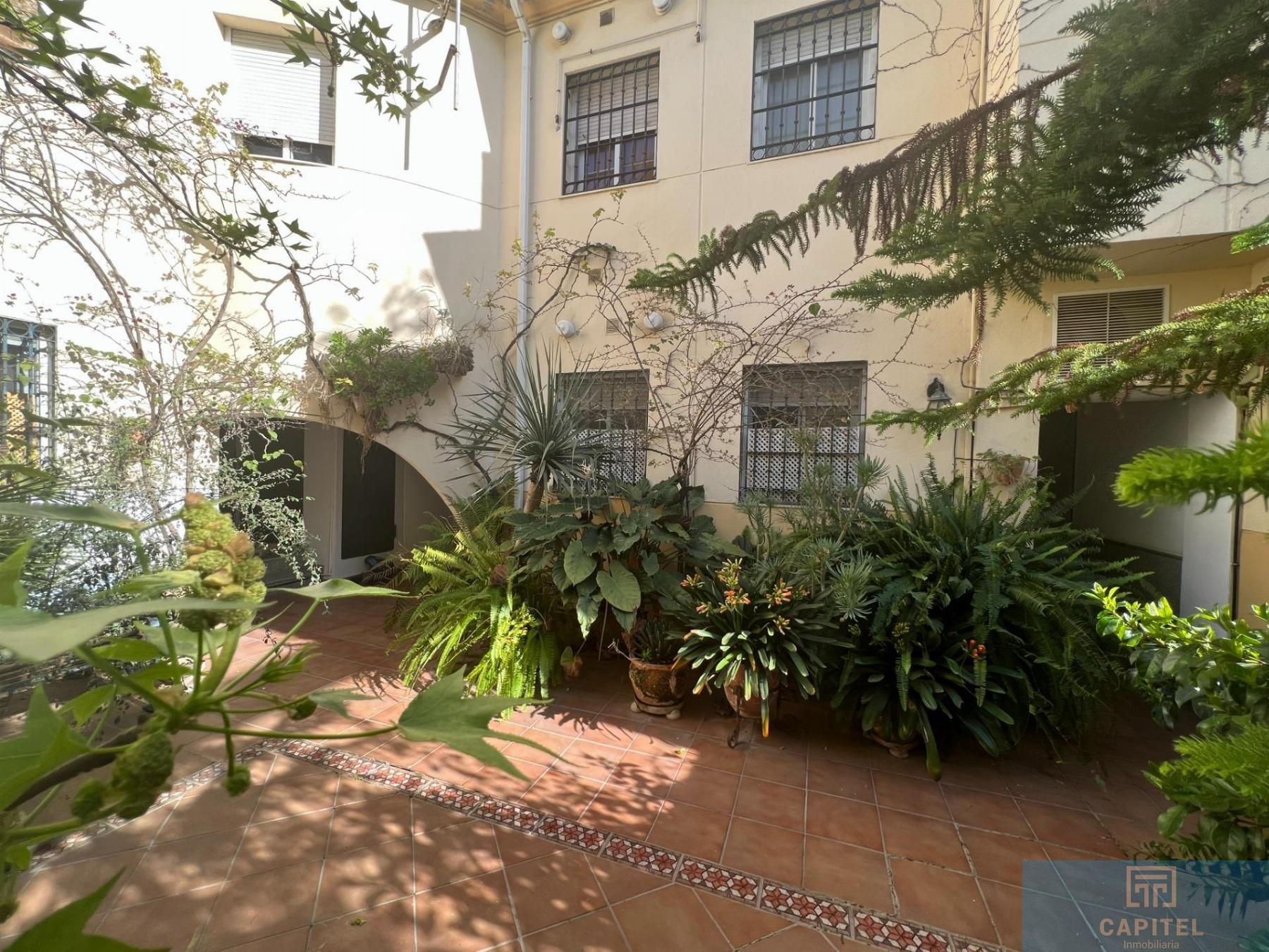 For sale of flat in Córdoba
