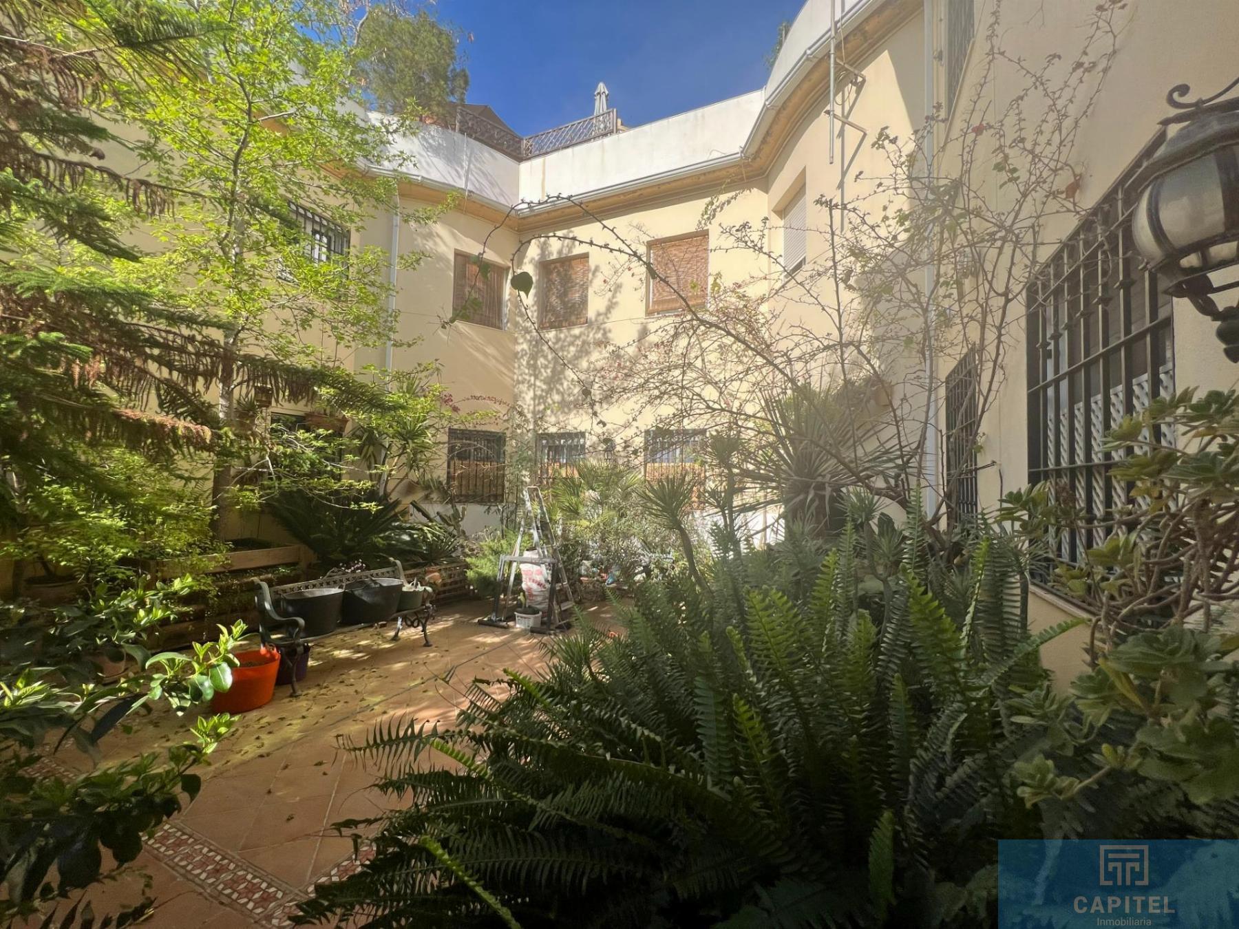 For sale of flat in Córdoba