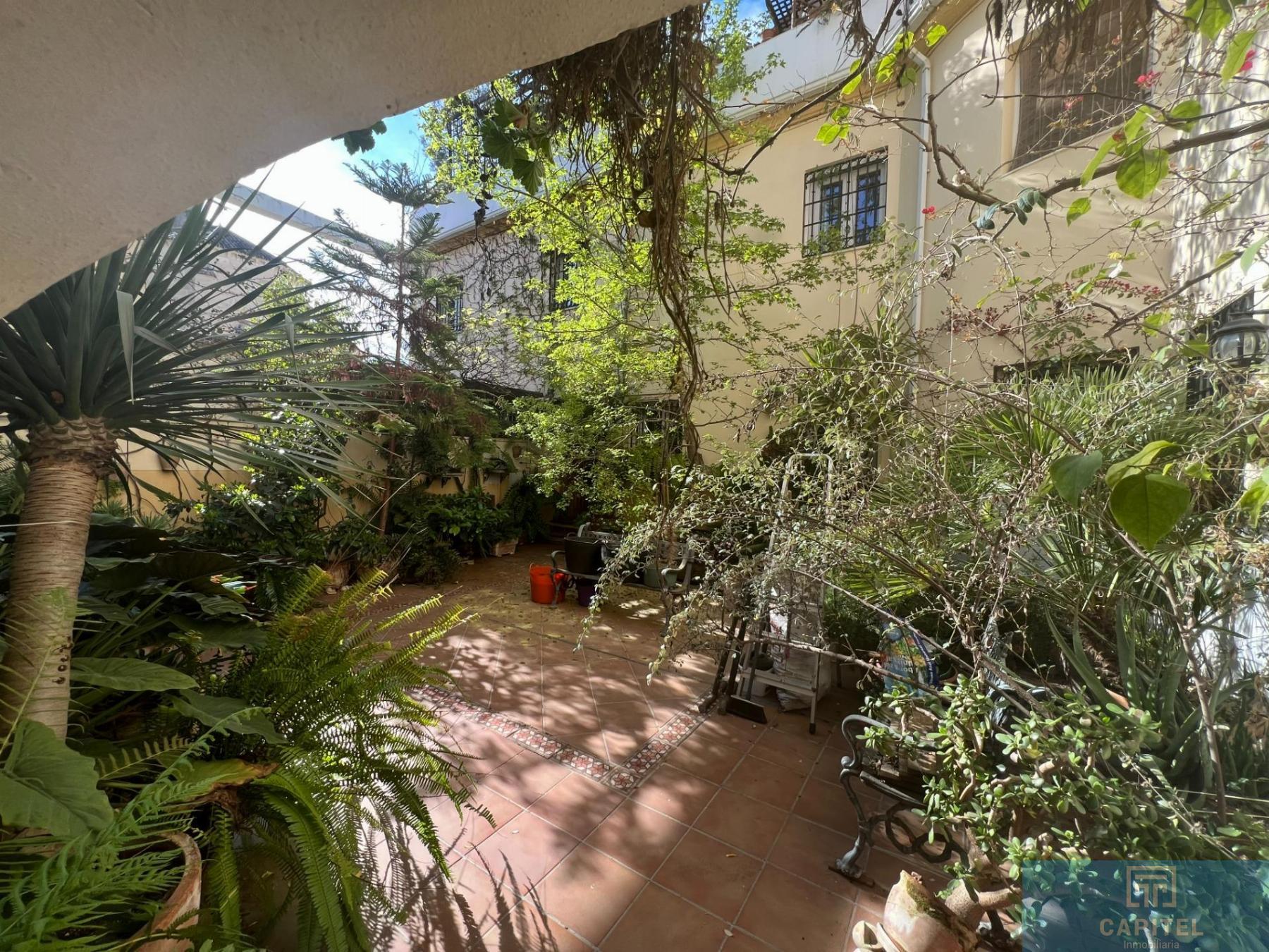 For sale of flat in Córdoba