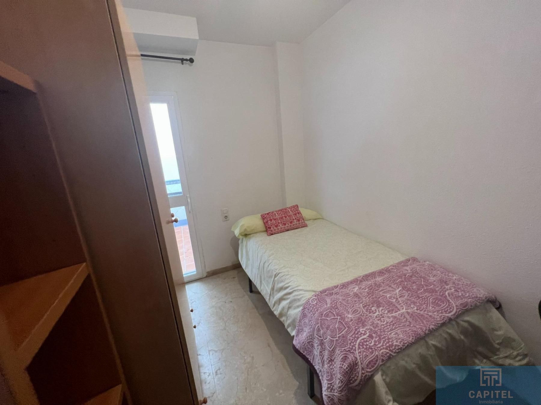 For sale of flat in Córdoba