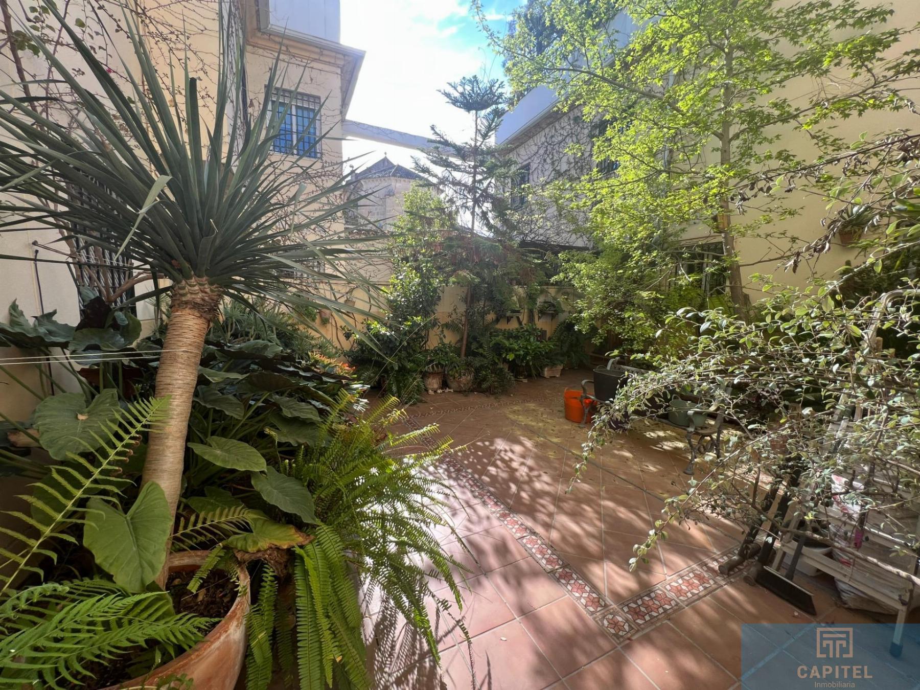 For sale of flat in Córdoba