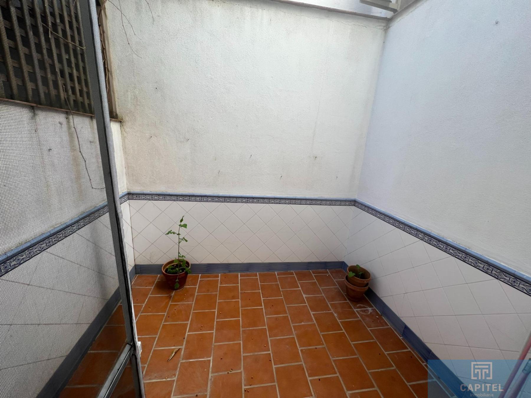 For sale of flat in Córdoba