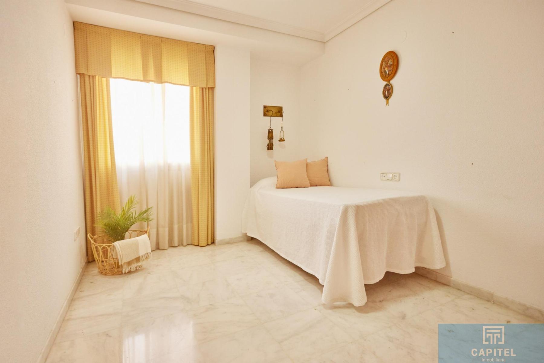 For sale of flat in Córdoba
