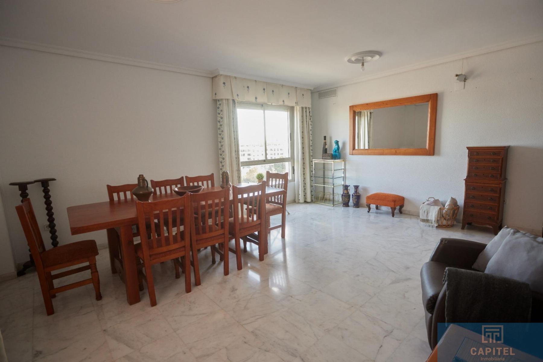 For sale of flat in Córdoba