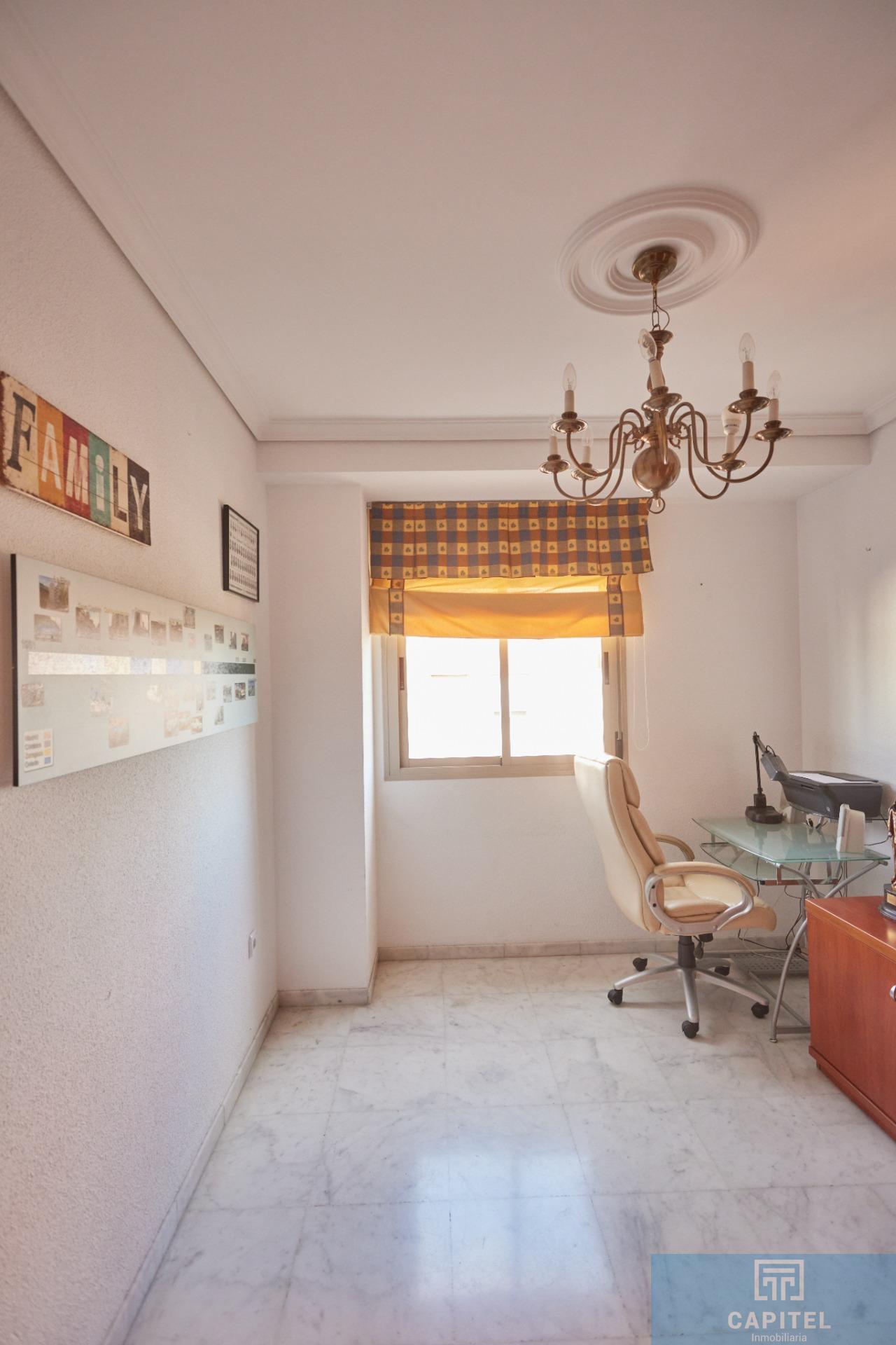 For sale of flat in Córdoba