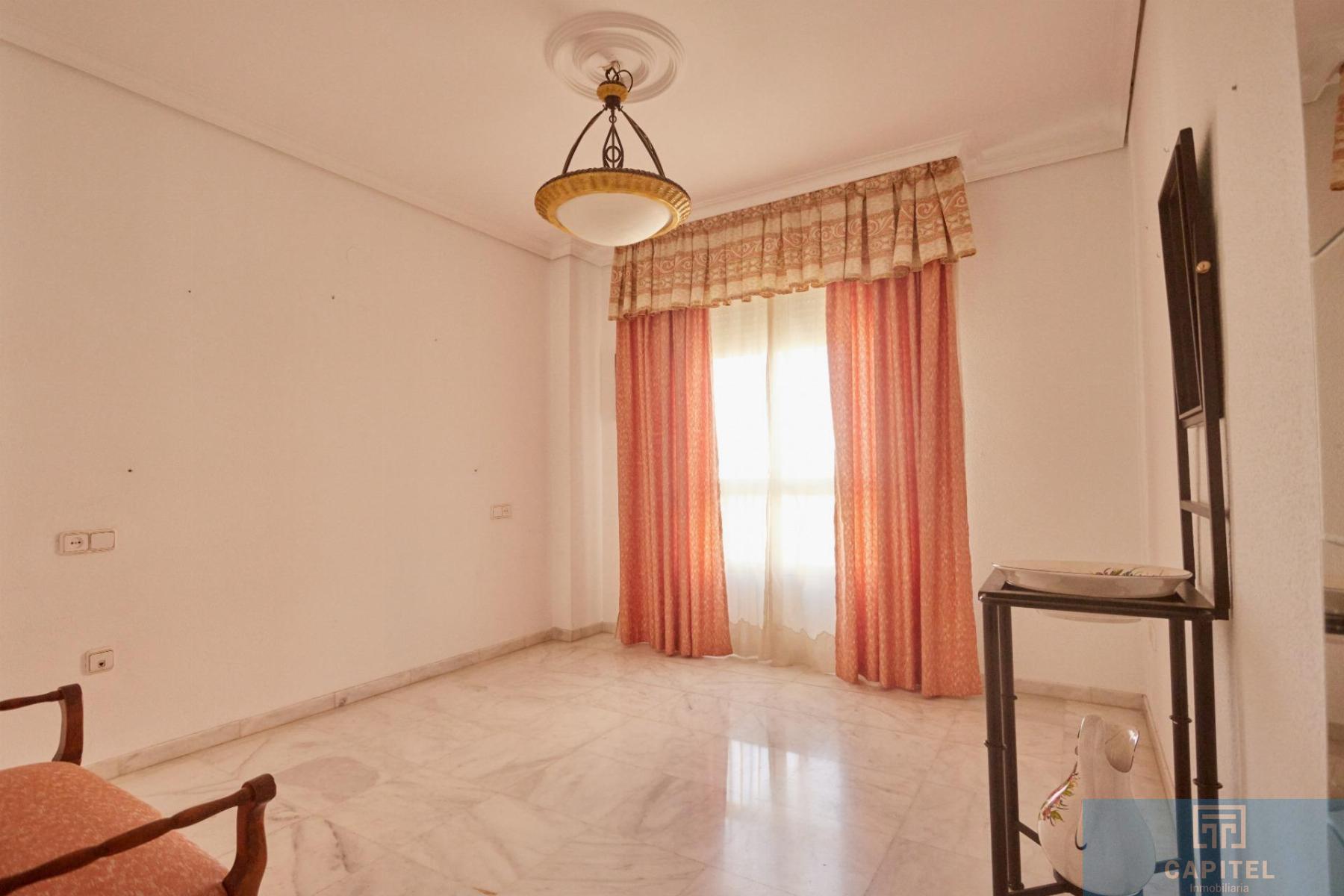 For sale of flat in Córdoba