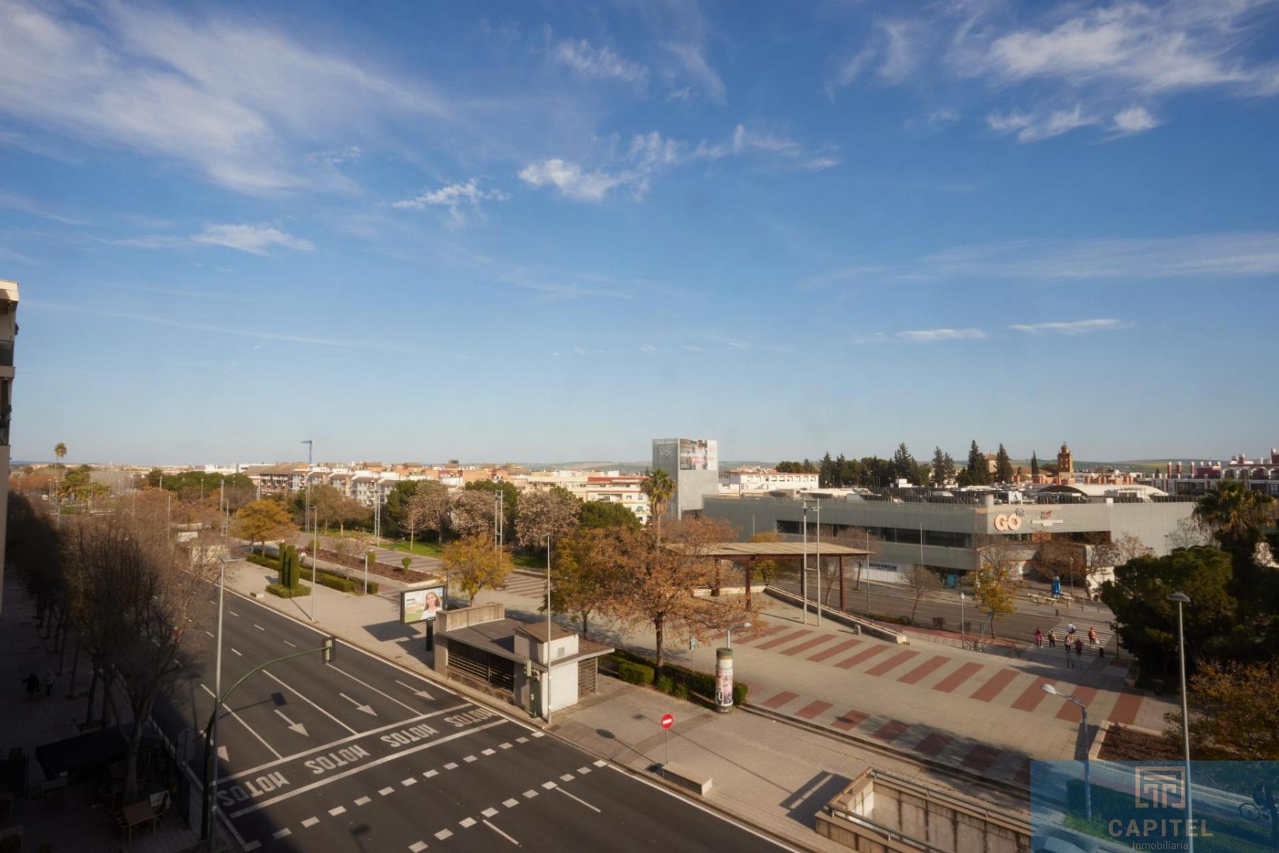 For sale of flat in Córdoba