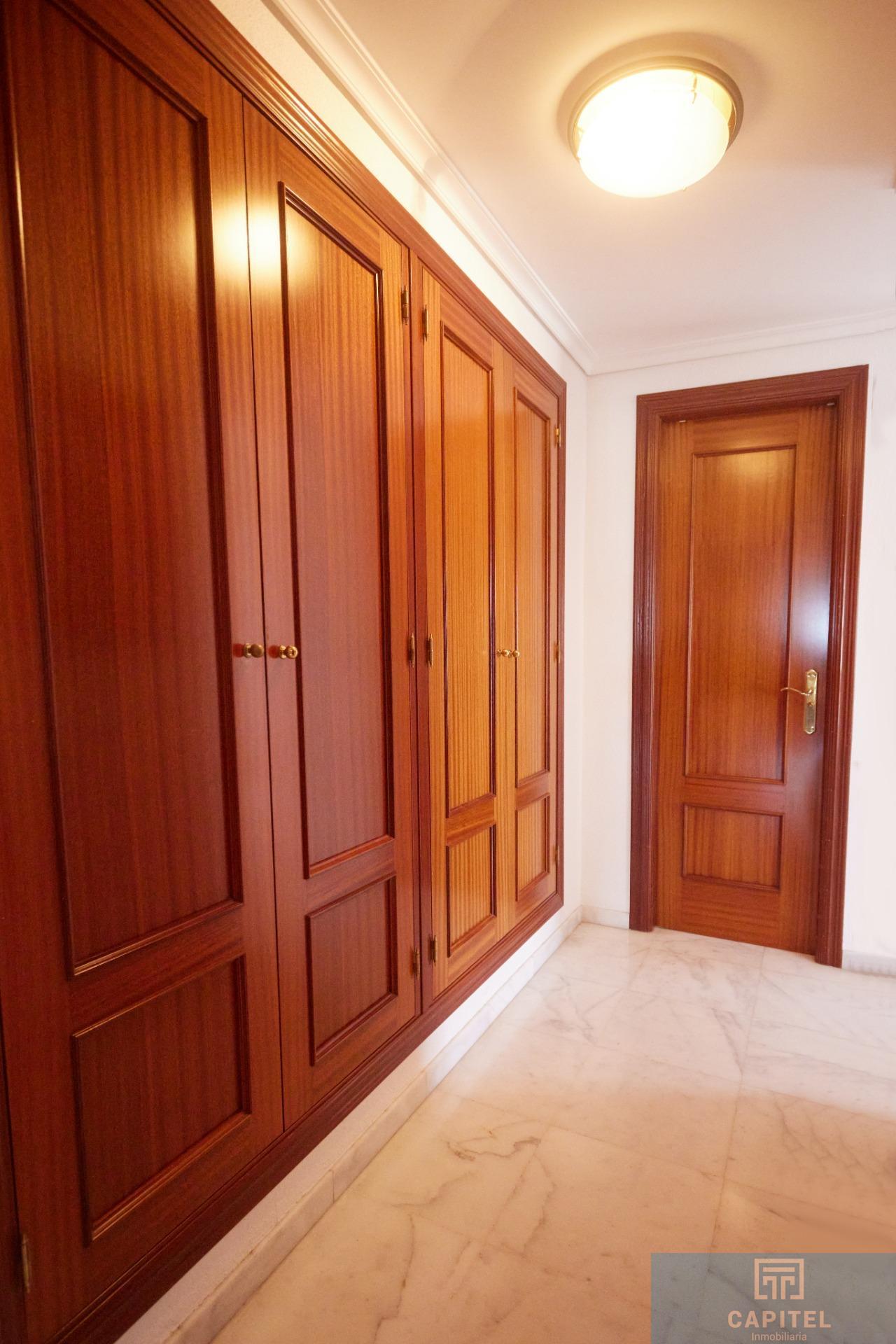 For sale of flat in Córdoba