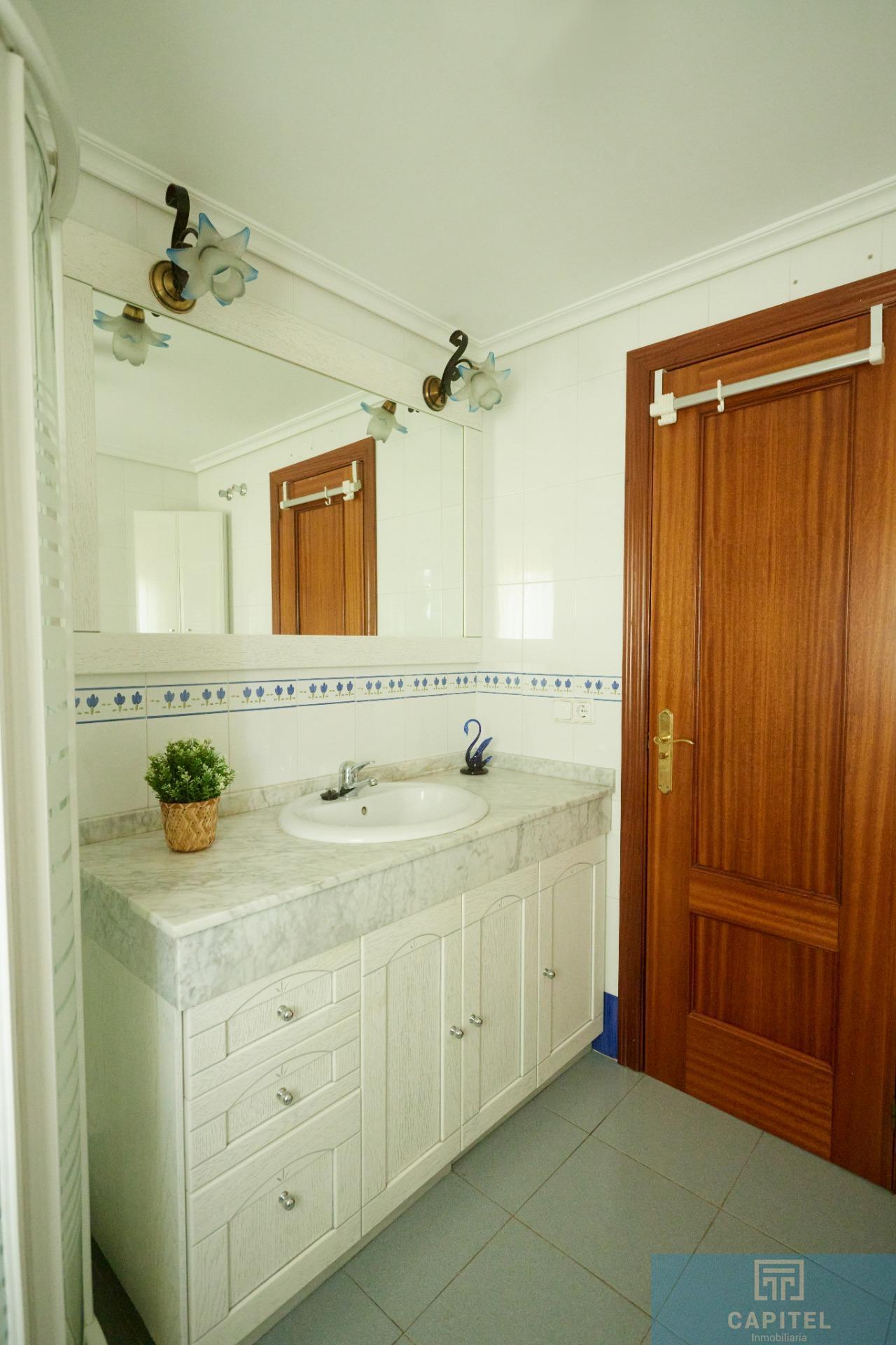 For sale of flat in Córdoba