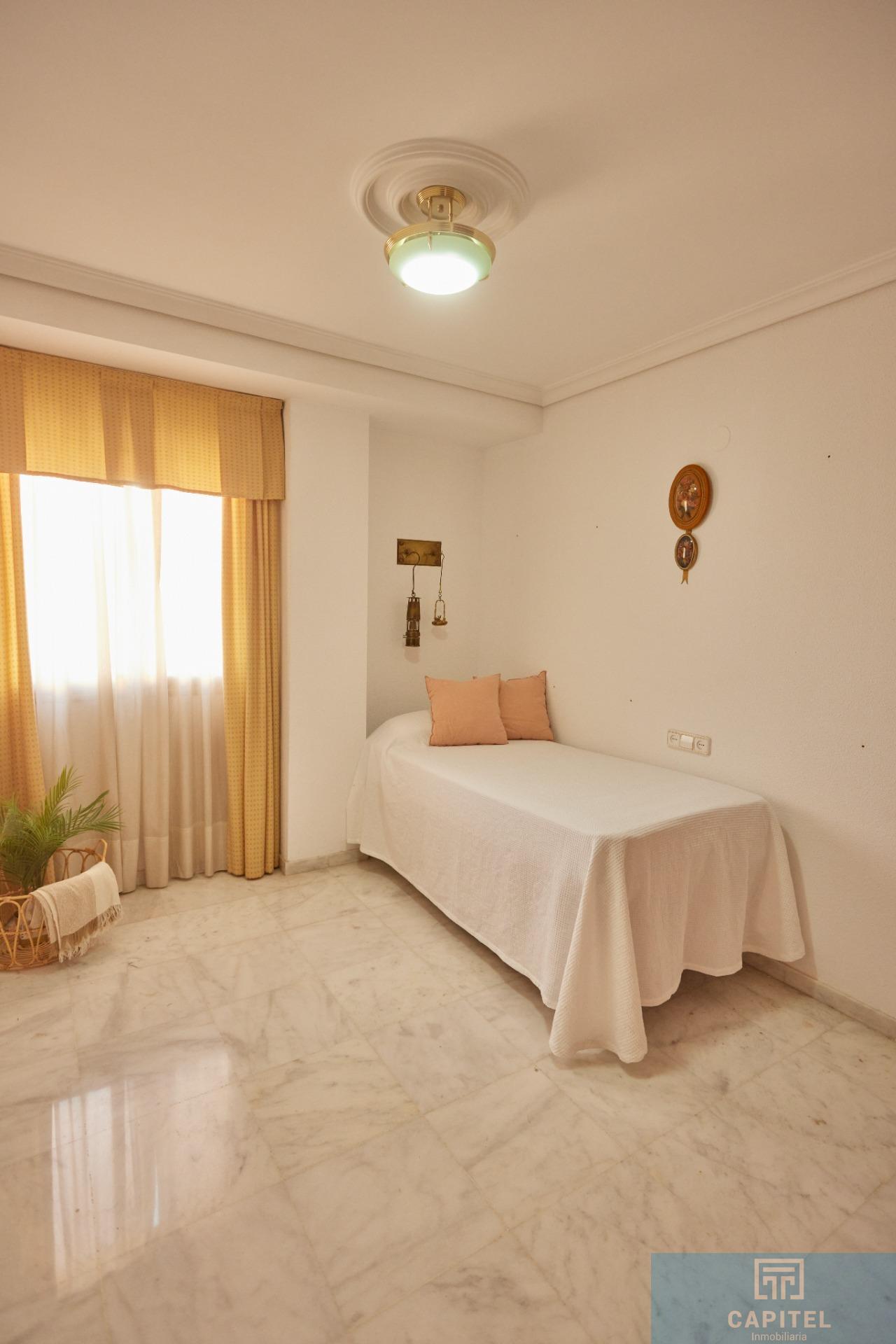 For sale of flat in Córdoba