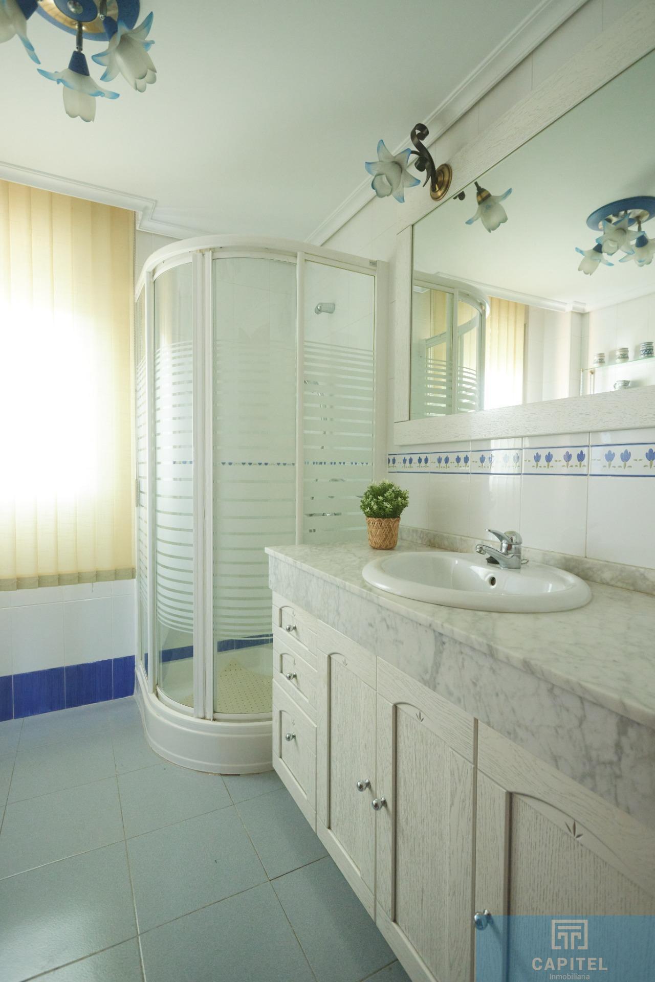 For sale of flat in Córdoba
