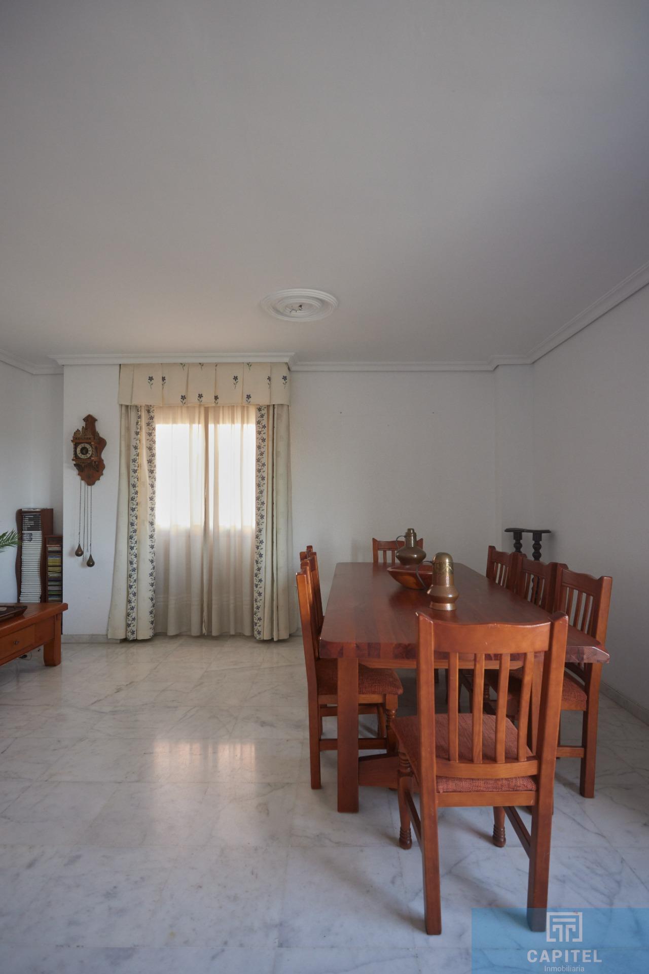 For sale of flat in Córdoba
