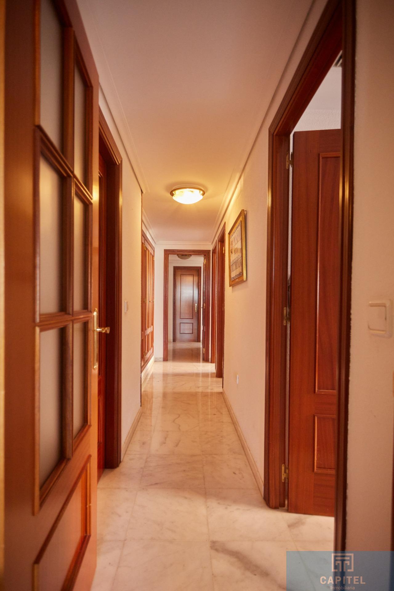 For sale of flat in Córdoba