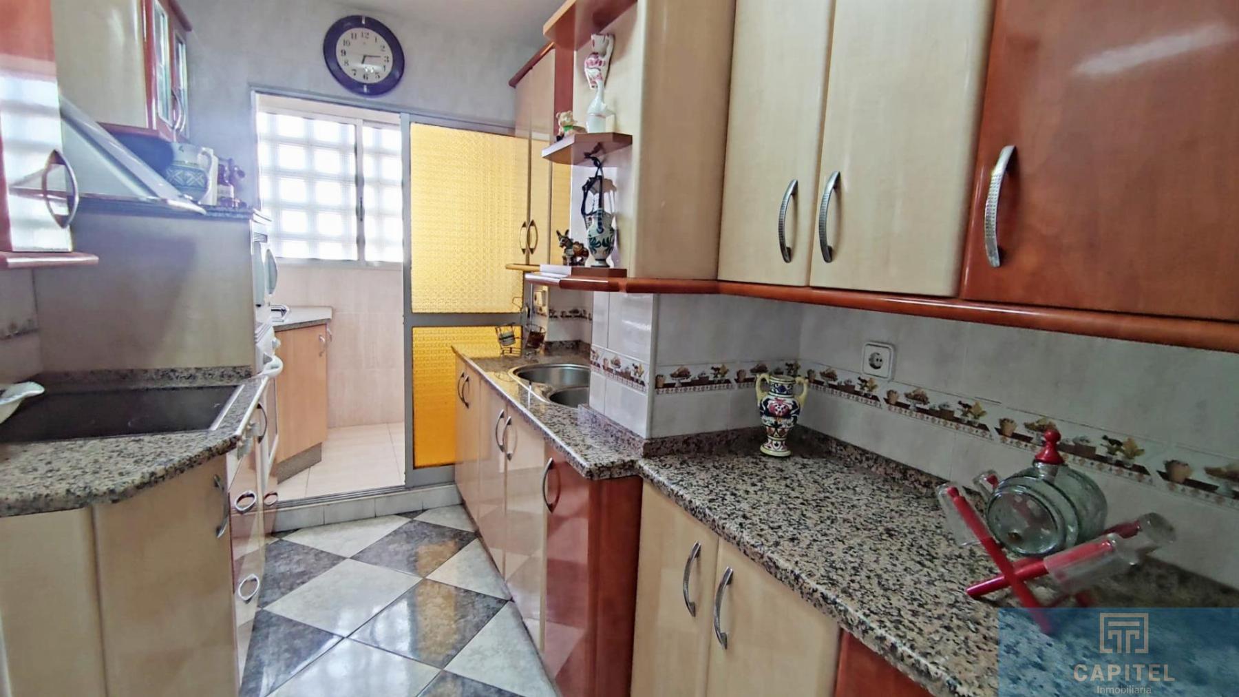 For sale of flat in Córdoba
