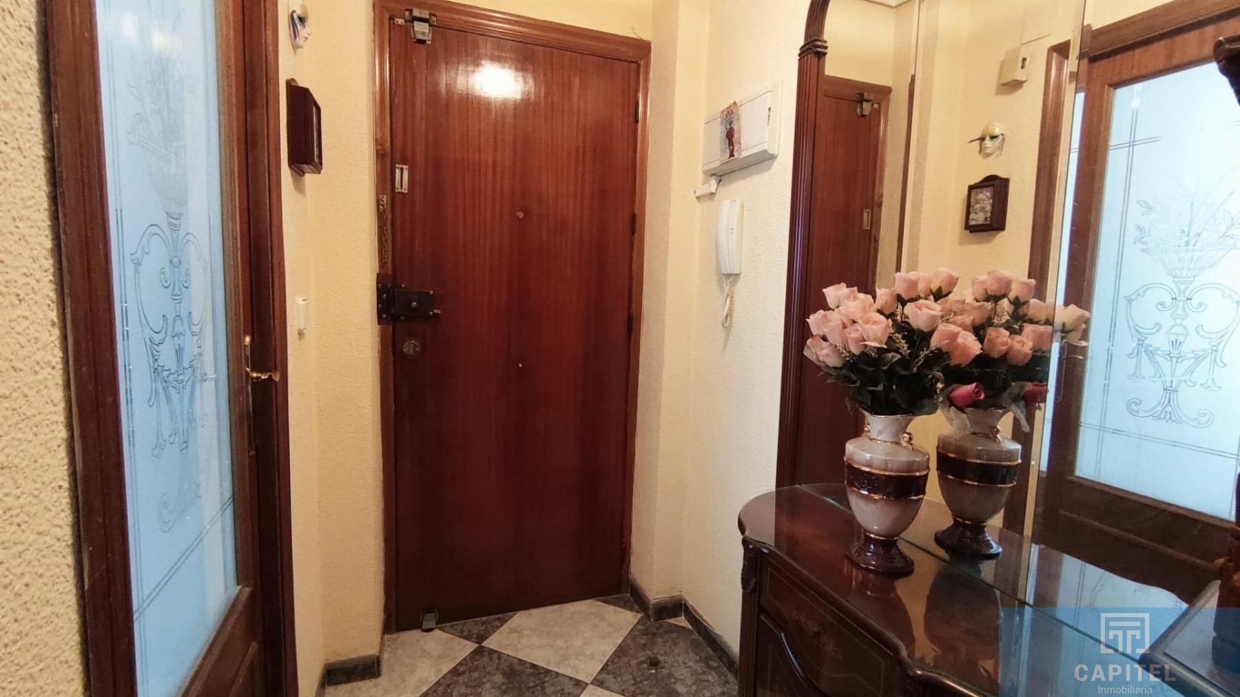 For sale of flat in Córdoba