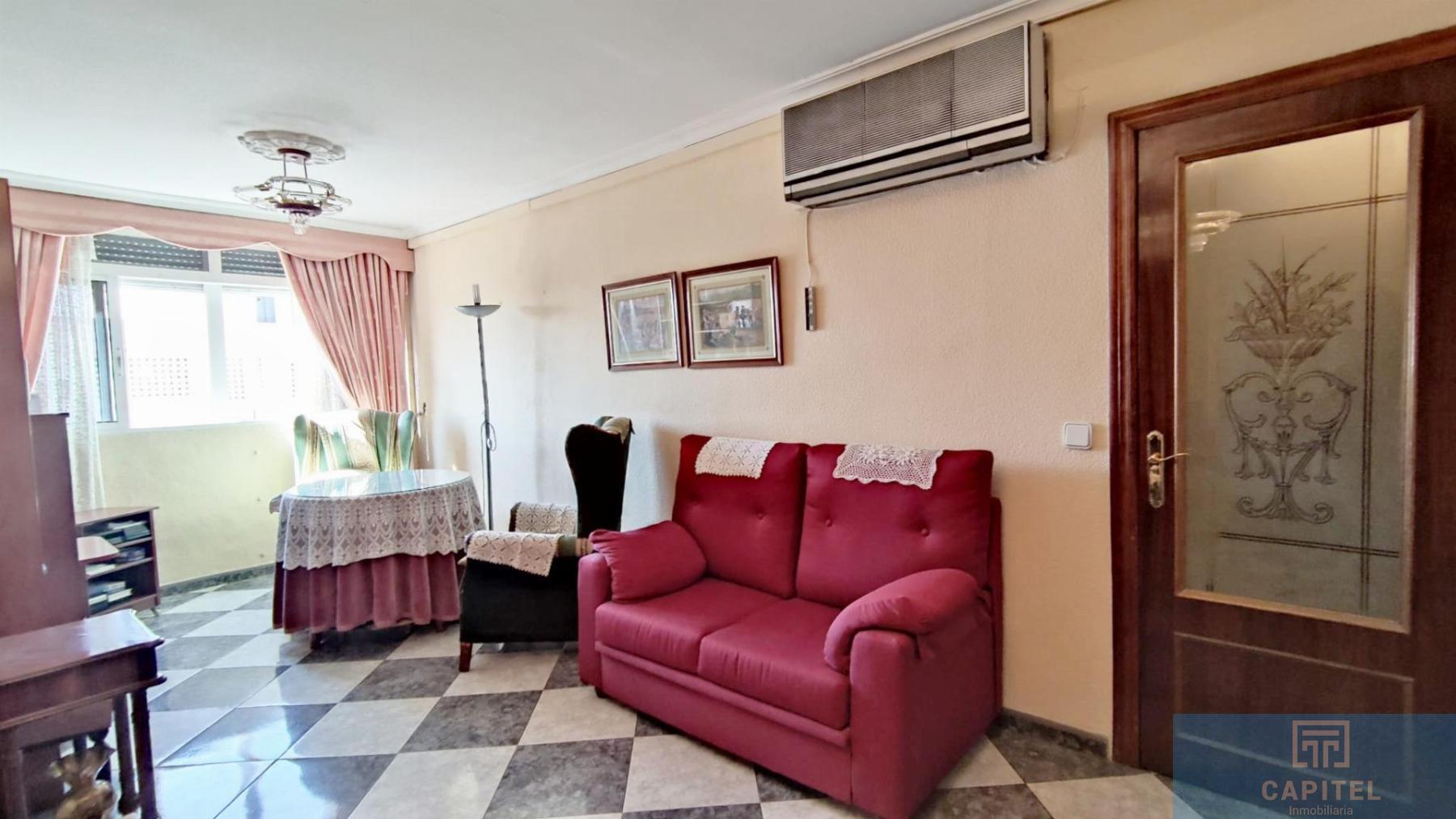 For sale of flat in Córdoba