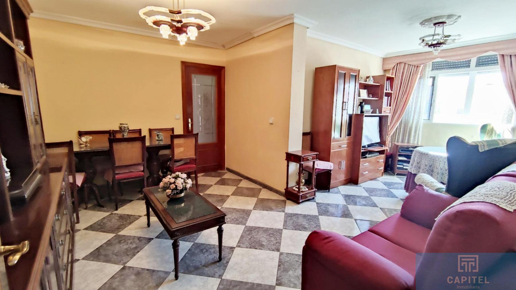 For sale of flat in Córdoba
