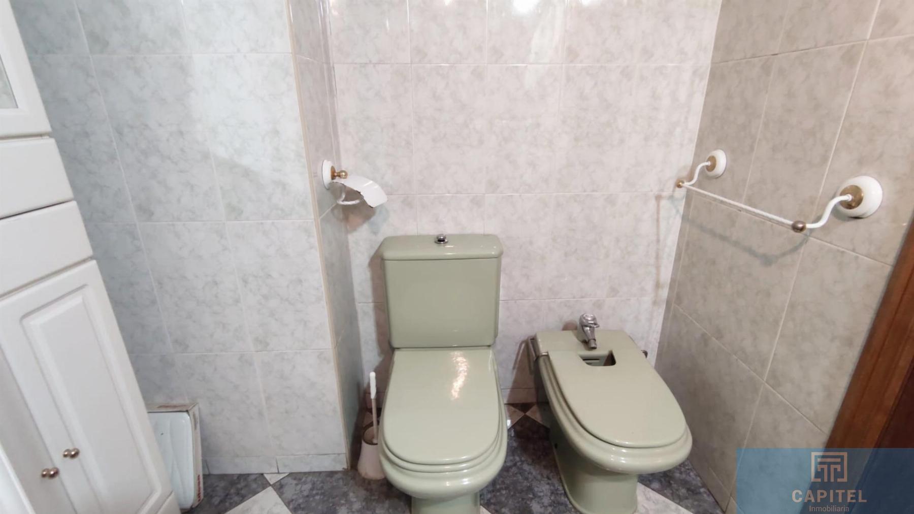 For sale of flat in Córdoba