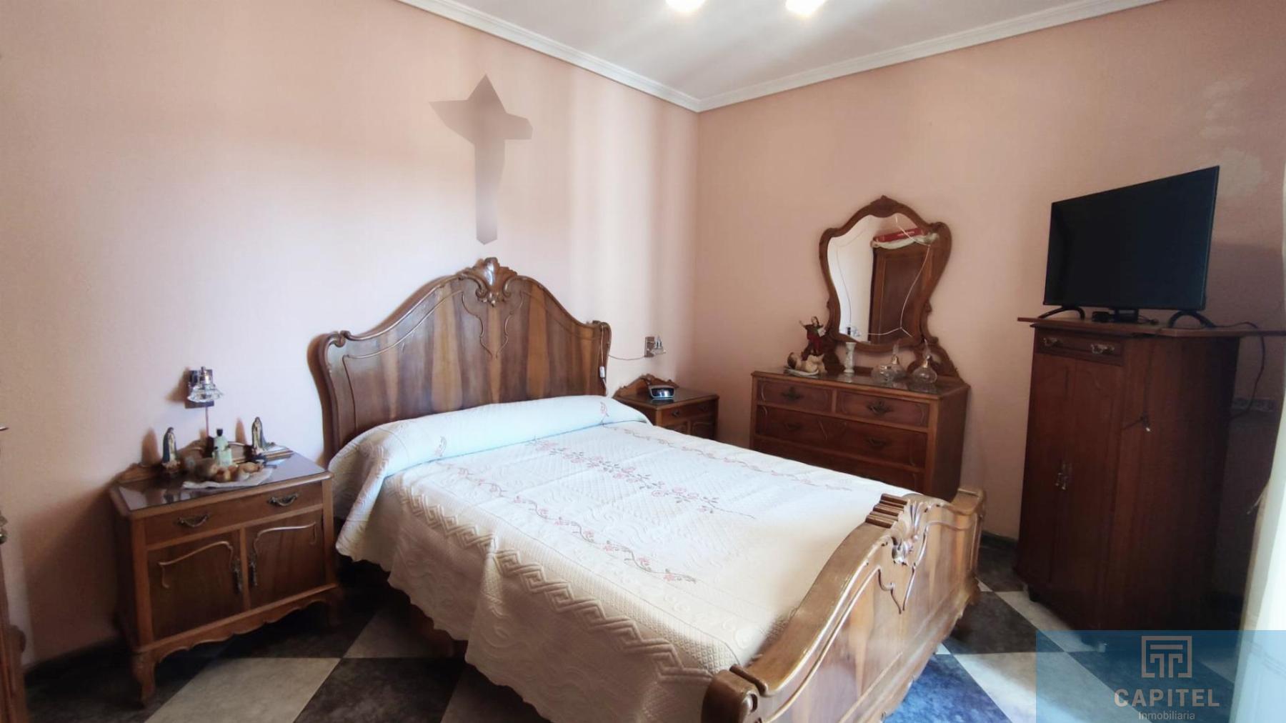 For sale of flat in Córdoba