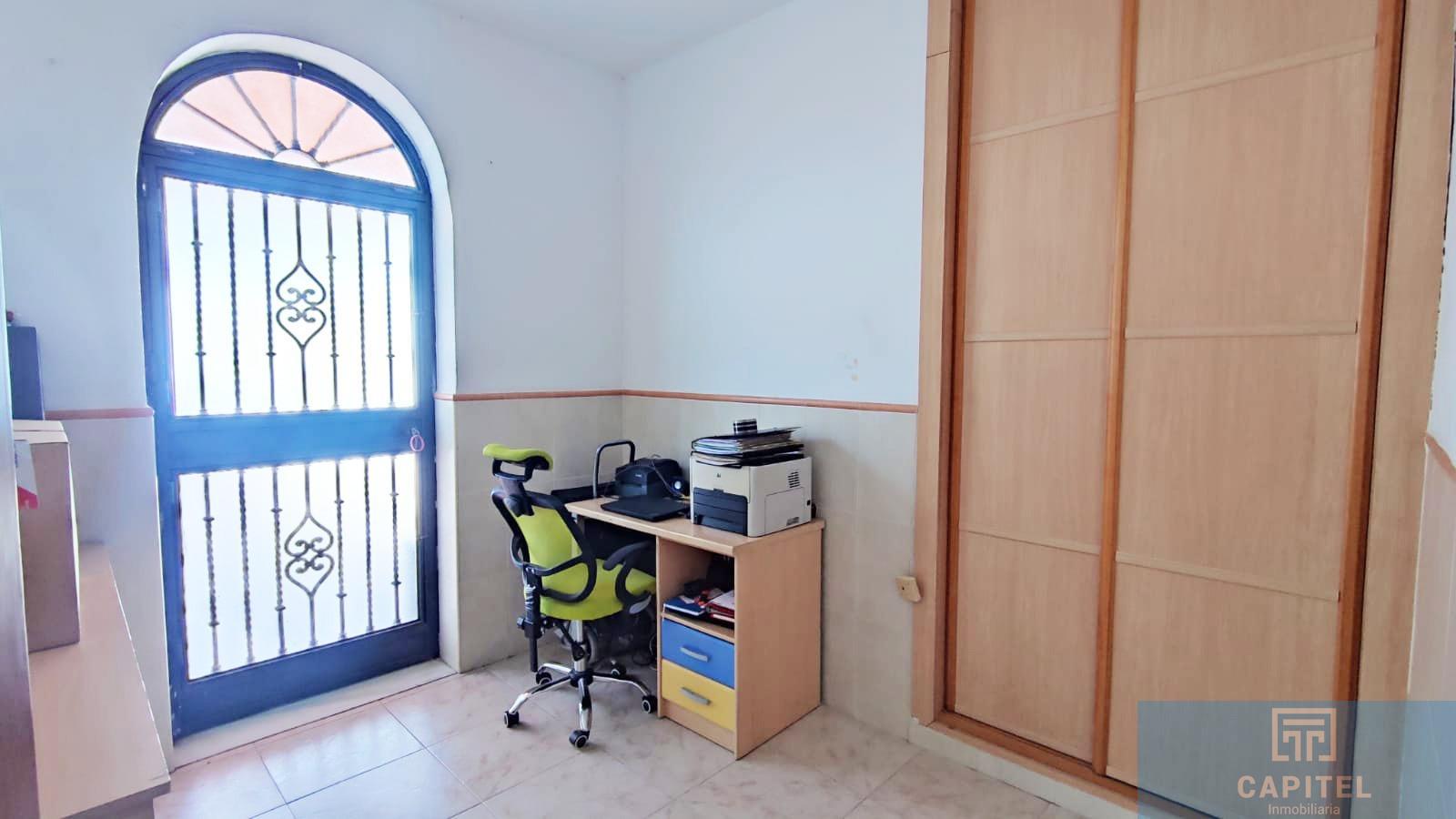 For sale of house in Córdoba