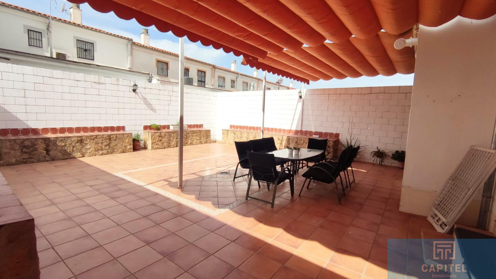 For sale of house in Córdoba