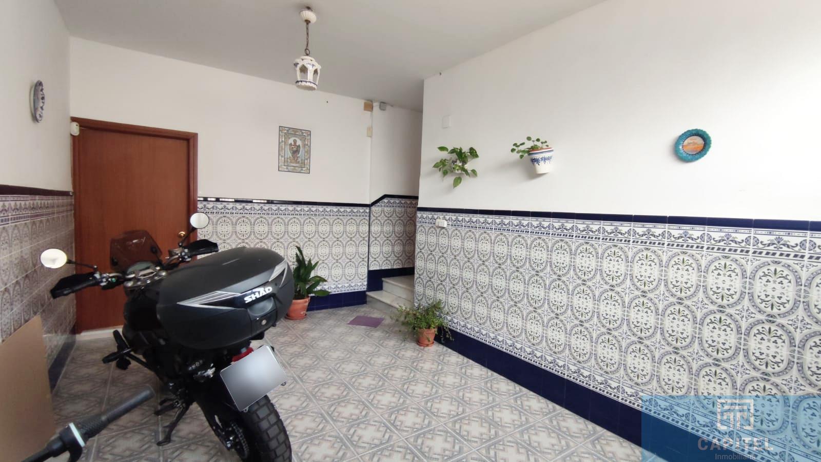 For sale of house in Córdoba