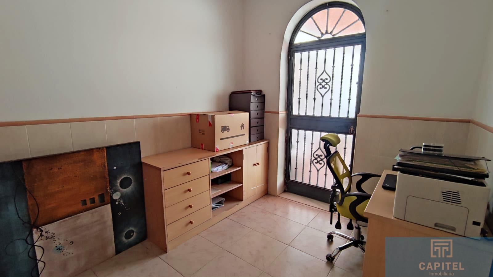 For sale of house in Córdoba