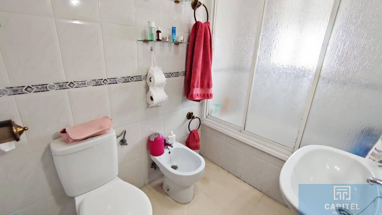 For sale of house in Córdoba