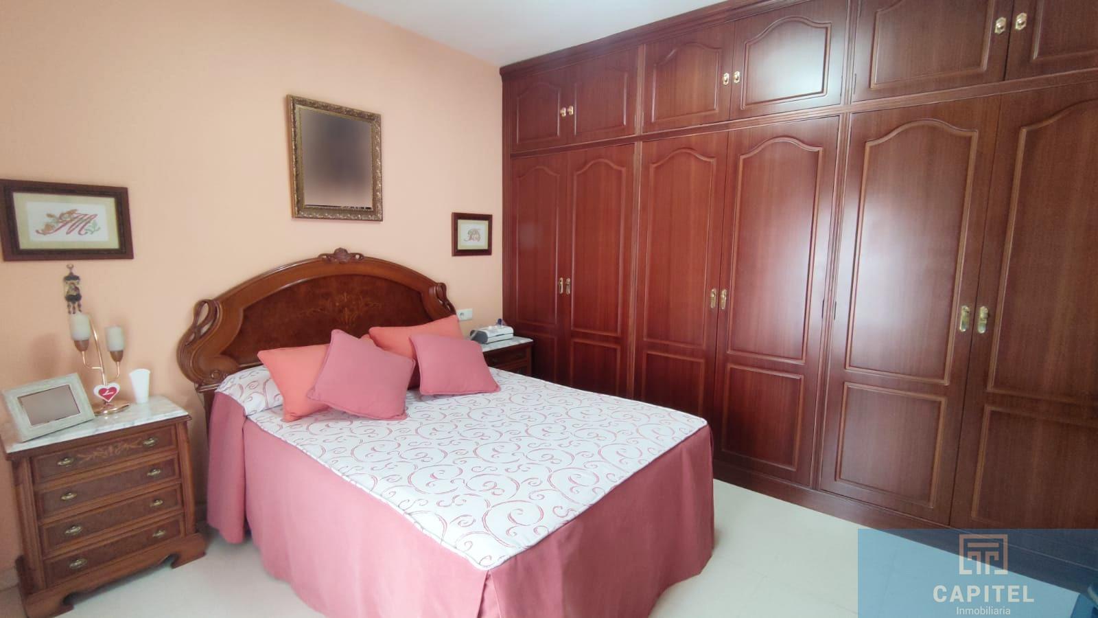 For sale of house in Córdoba