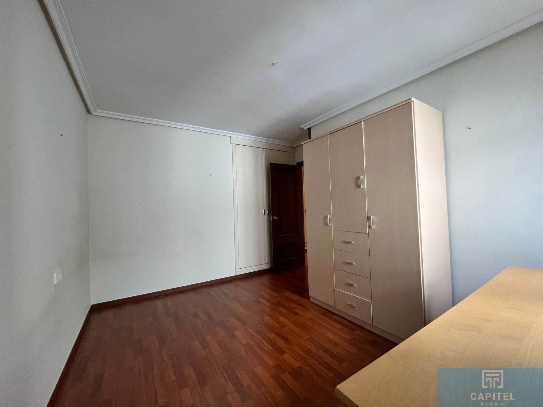 For sale of flat in Córdoba