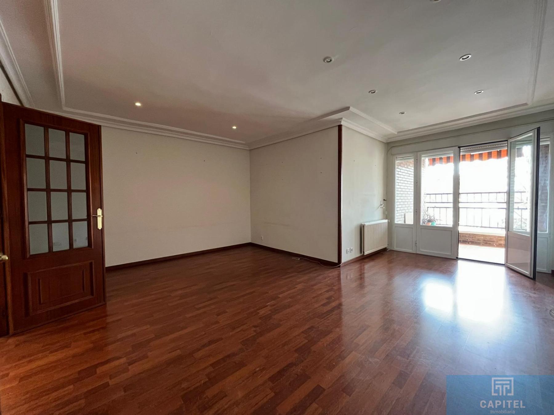 For sale of flat in Córdoba
