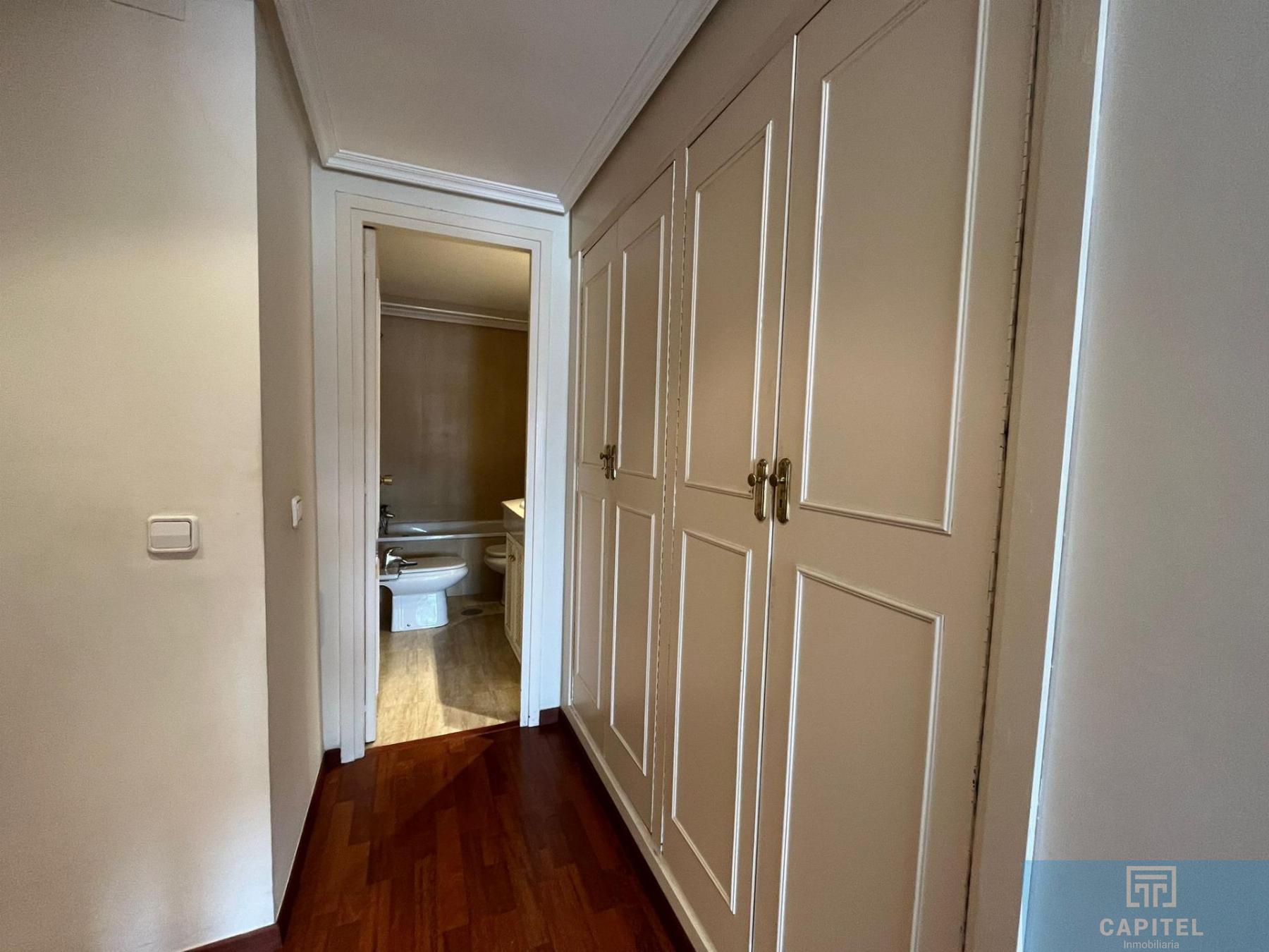For sale of flat in Córdoba
