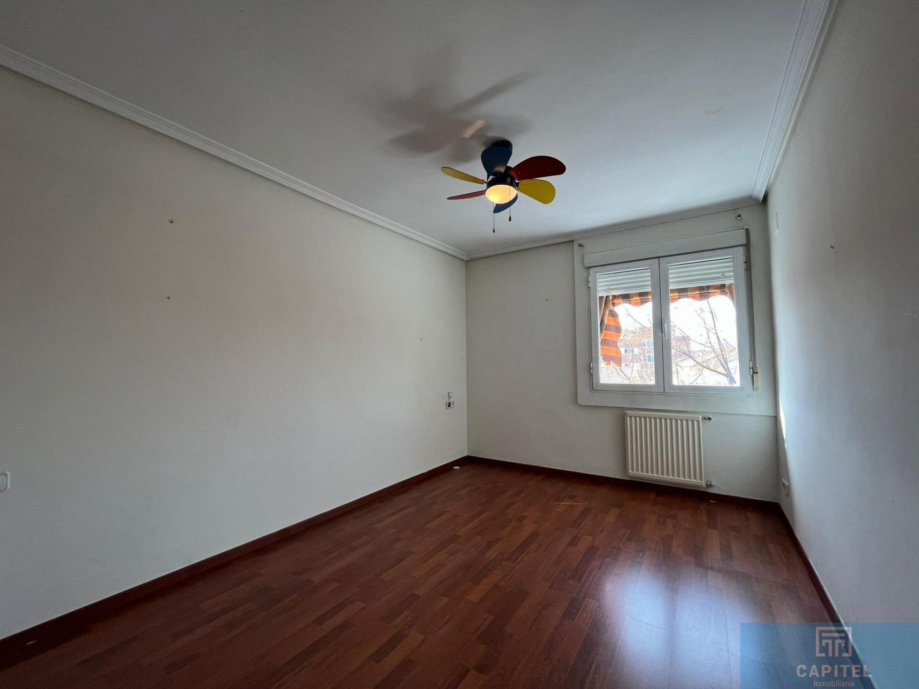 For sale of flat in Córdoba