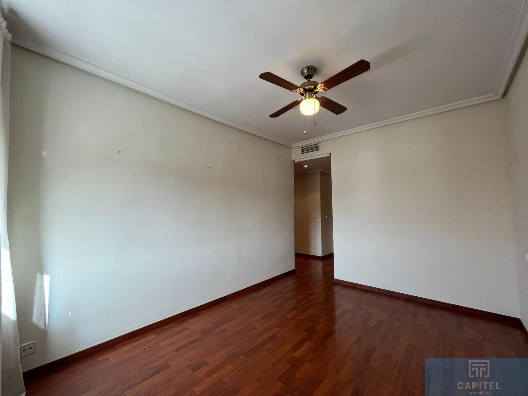 For sale of flat in Córdoba