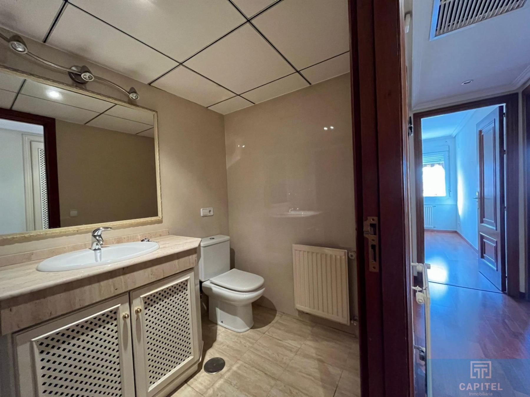 For sale of flat in Córdoba