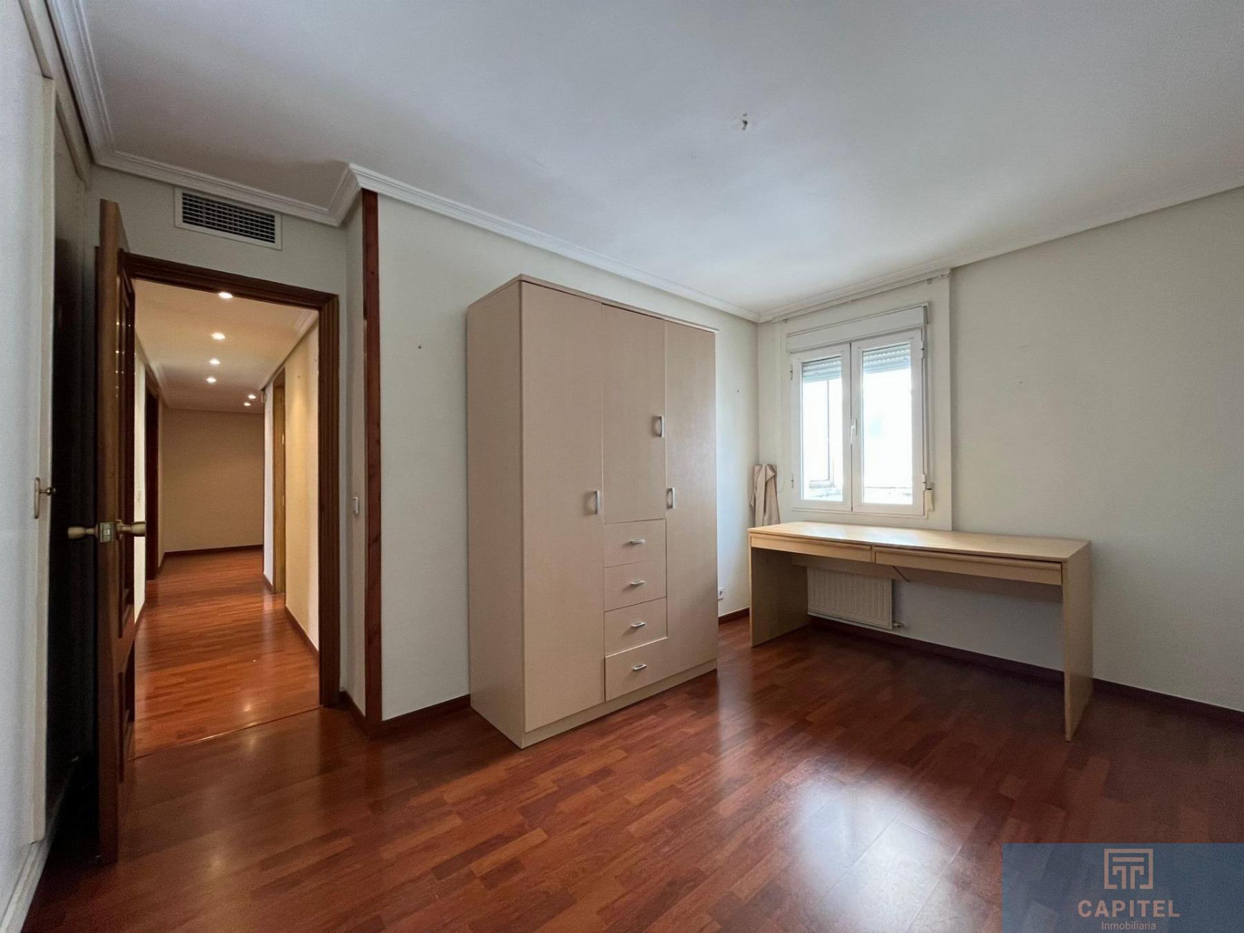 For sale of flat in Córdoba