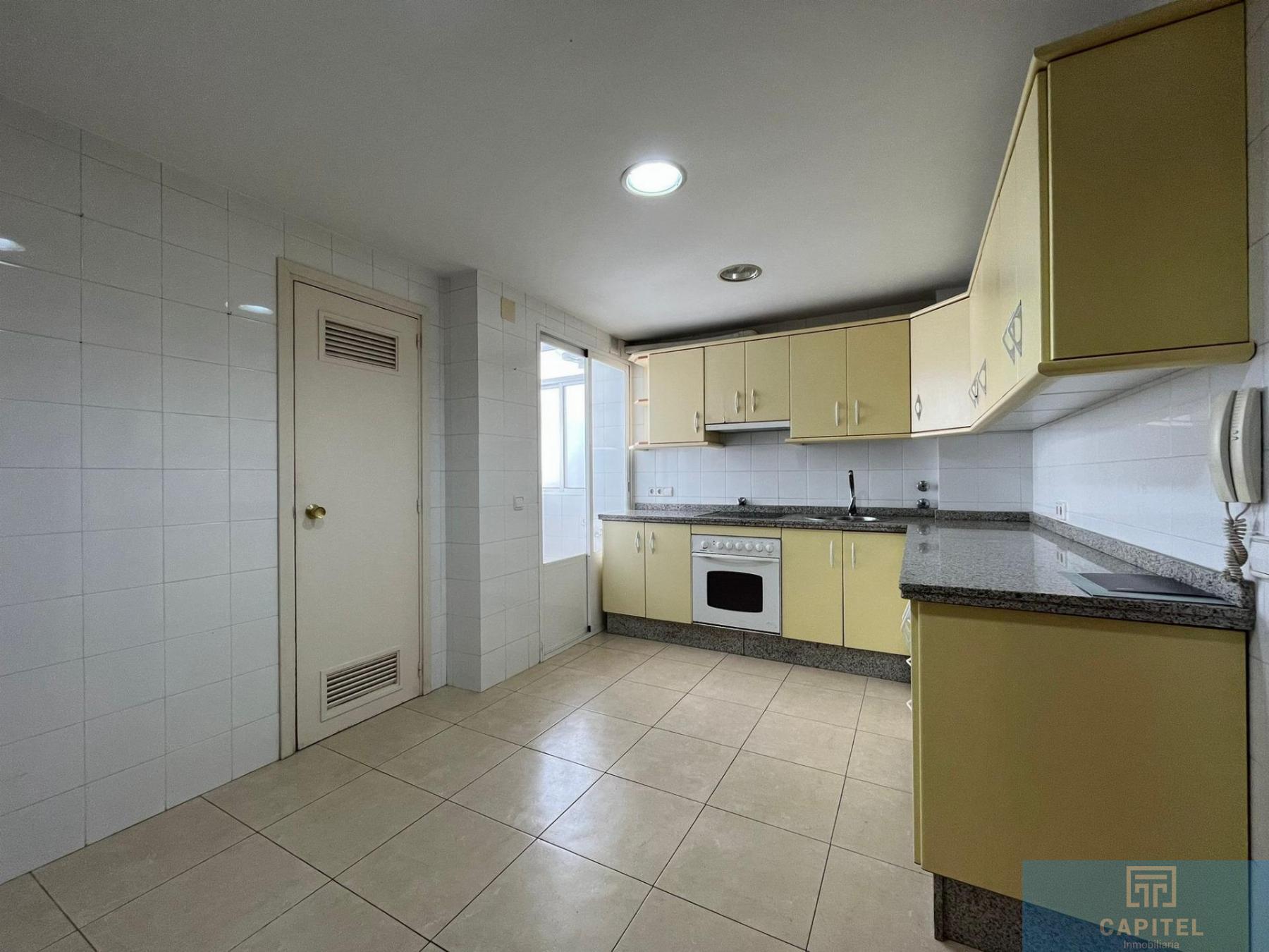 For sale of flat in Córdoba