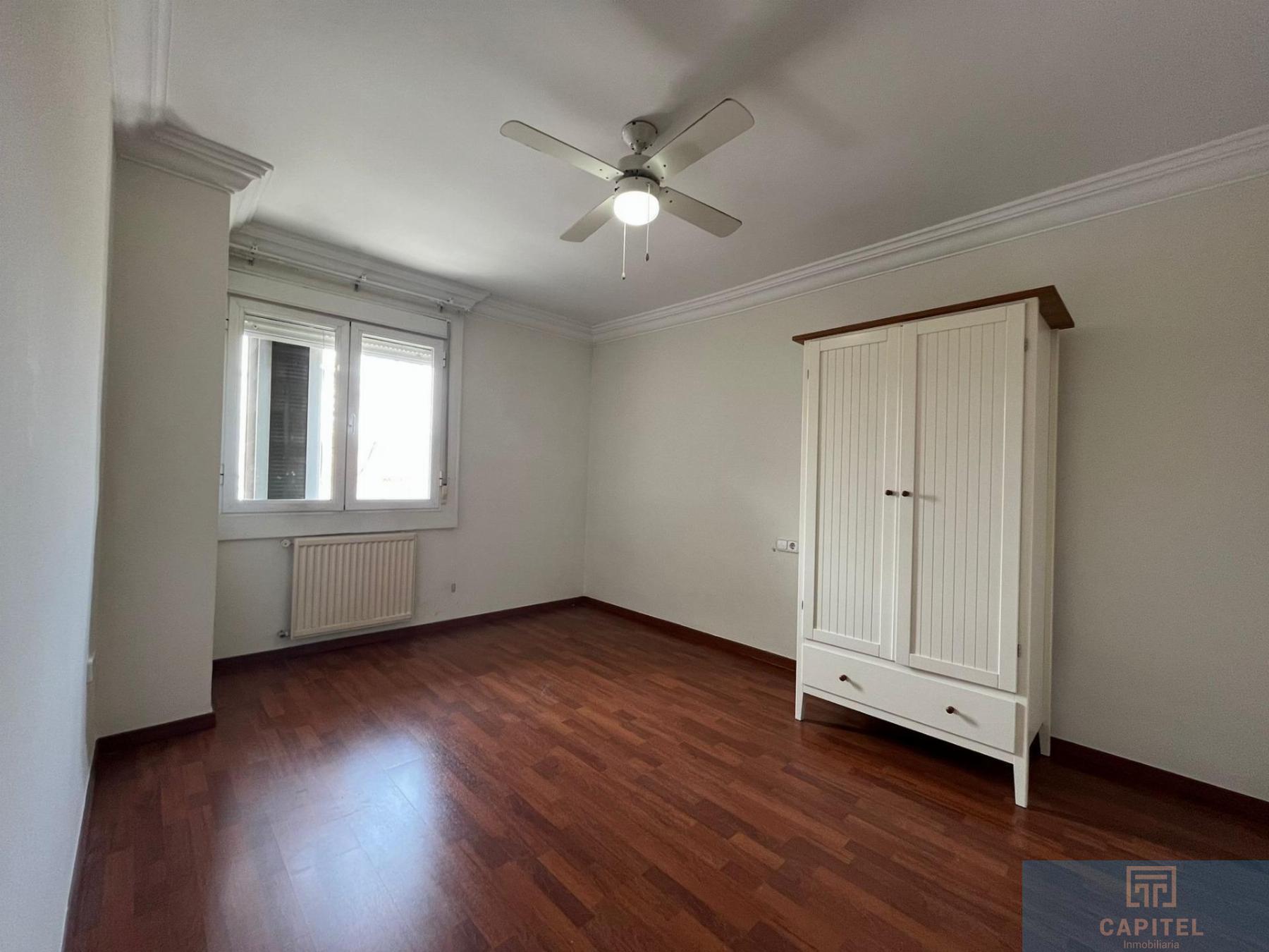For sale of flat in Córdoba